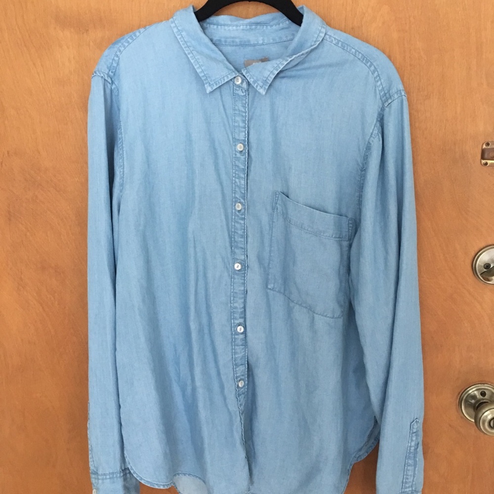 Aerie chambray button down shirt